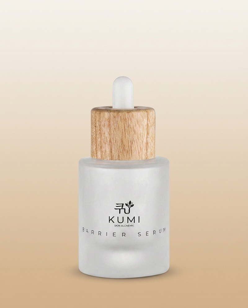 Sérum Réparateur Barrière KUMI — packshot hero, fond beige sable